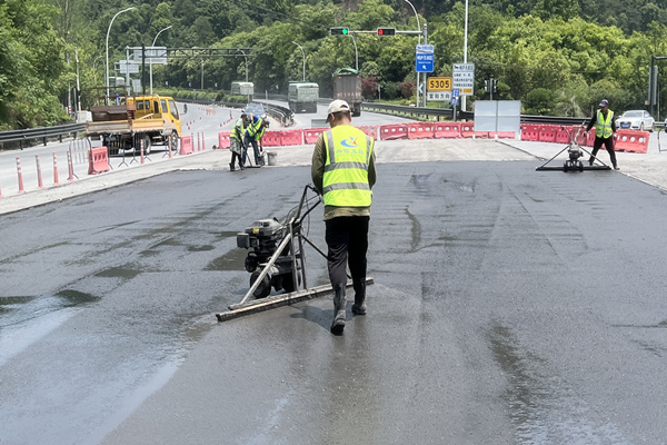 GCA灌漿復(fù)合抗車轍路面