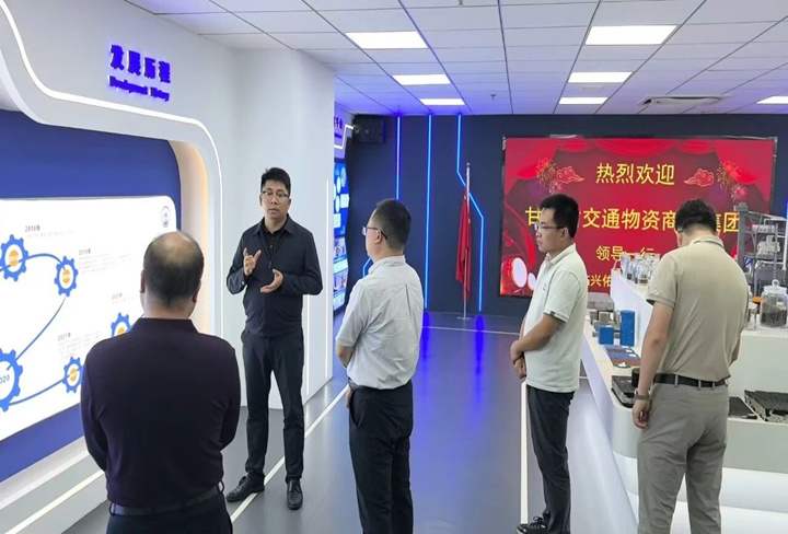 深化交流 共促發(fā)展┃甘肅省公路交通建設(shè)集團(tuán)代表一行蒞臨興佑交科參觀調(diào)研，共探合作發(fā)展新路徑